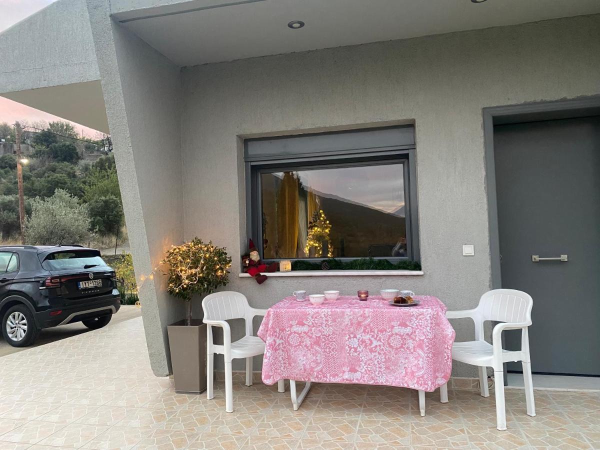Stellas Guesthouse Near Arachova Stírion Eksteriør billede