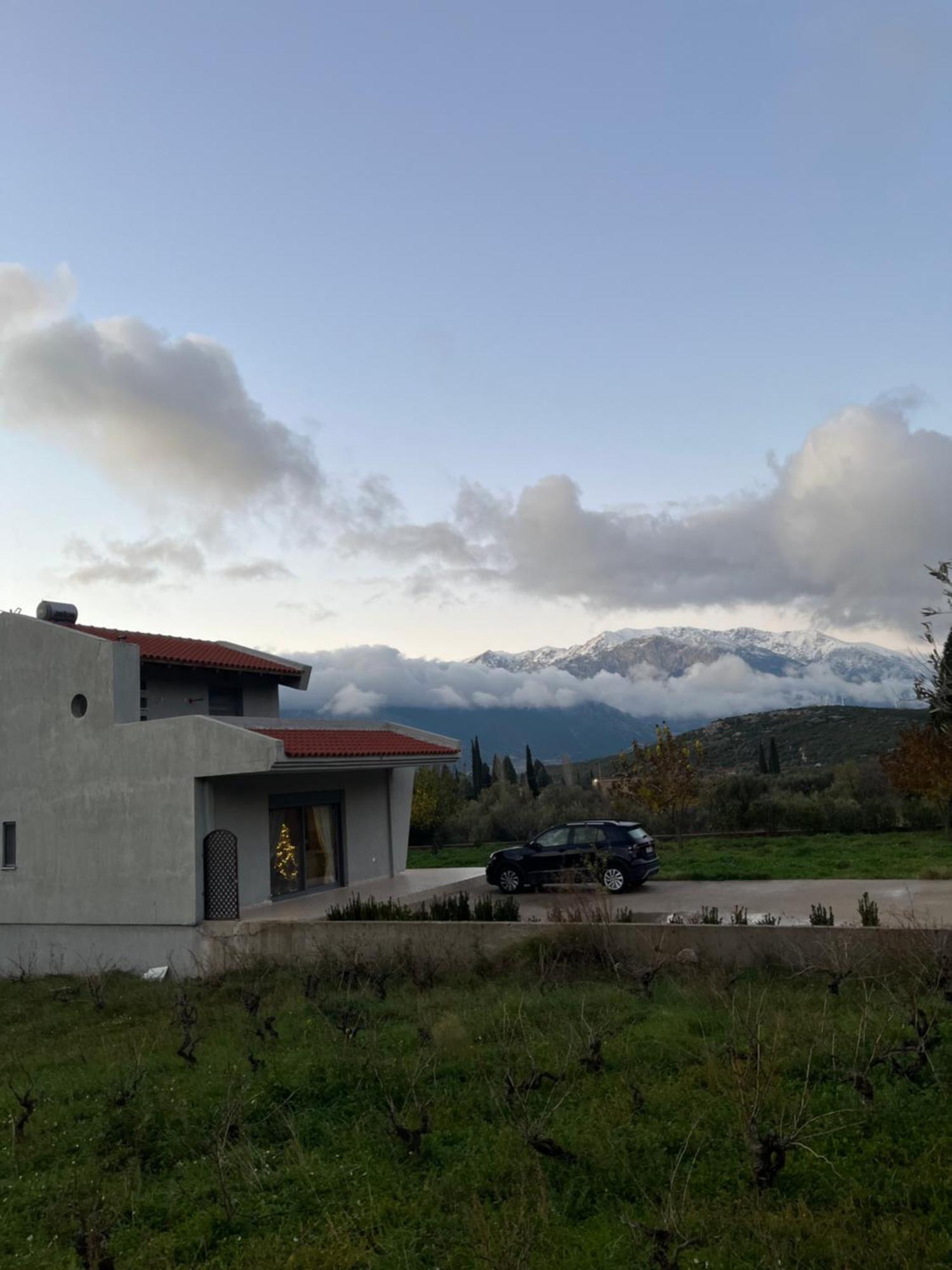 Stellas Guesthouse Near Arachova Stírion Eksteriør billede